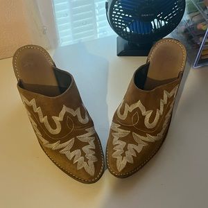 Donald J Pliner western brown heels size 7